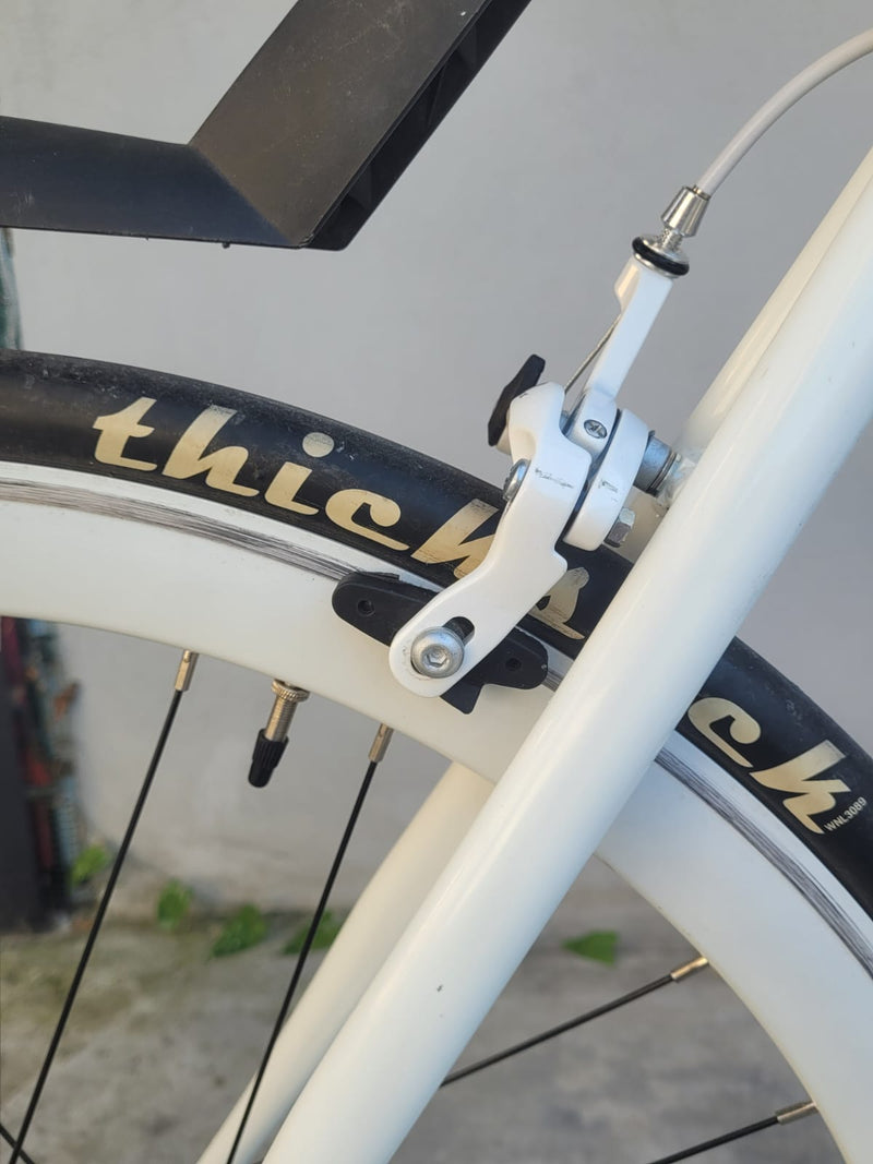 Carica immagine in Galleria Viewer, BONVELO FIXIE BIKE IN ALLUMINIO BIANCO TAGLIA 50 USATO IN CONTO-VENDITA