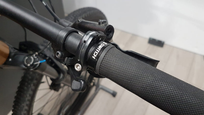 Load image into Gallery viewer, GIANT XTC ADVANCED 2M 2023 USED