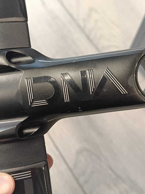 Carica immagine in Galleria Viewer, DEDA ELEMENTI MANUBRIO + STEM VINCI USATO IN CONTO-VENDITA