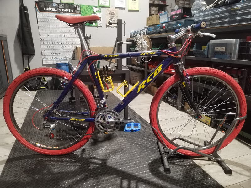 Carica immagine in Galleria Viewer, BICI MTB 26" RCB R7000 ALLUMINIO  BLU/GIALLO TAGLIA S USATO-REVISIONATO