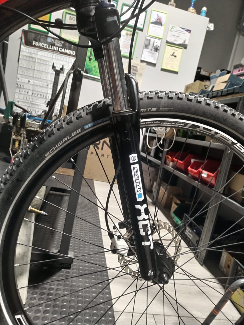 Carica immagine in Galleria Viewer, CASADEI CROW MTB 29" 3X8V NERO-BIANCO- ROSSO TAGLIA S USATO IN CONTO-VENDITA