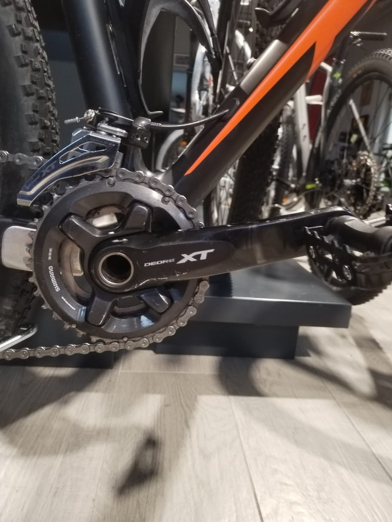 Carica immagine in Galleria Viewer, KTM MTB MYROON MASTER CARBON NERO-ARANCIO TAGLIA 43 USATO IN CONTO VENDITA