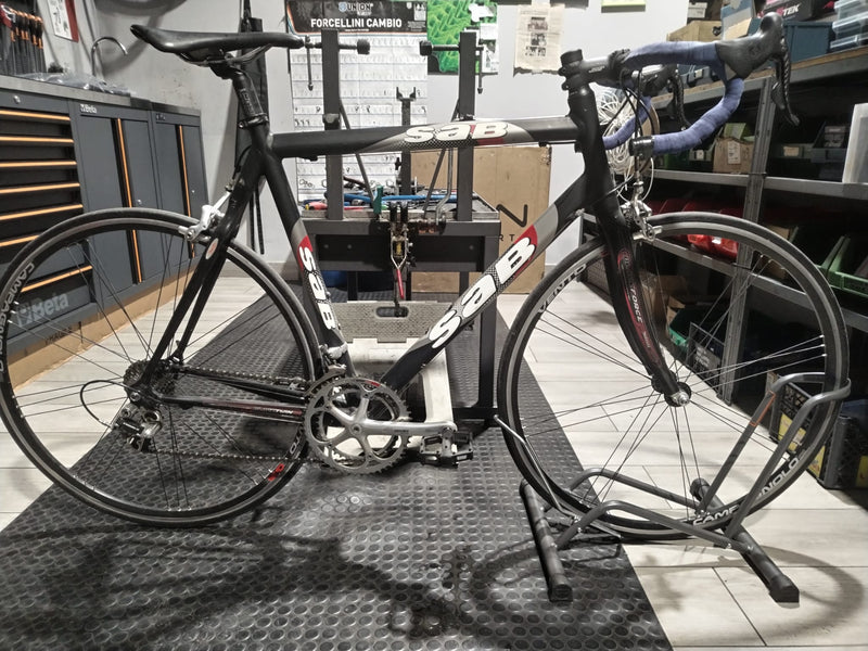 Carica immagine in Galleria Viewer, SAB BICI DA STRADA TAGLIA 56 NERO OPACO USATO IN CONTO-VENDITA