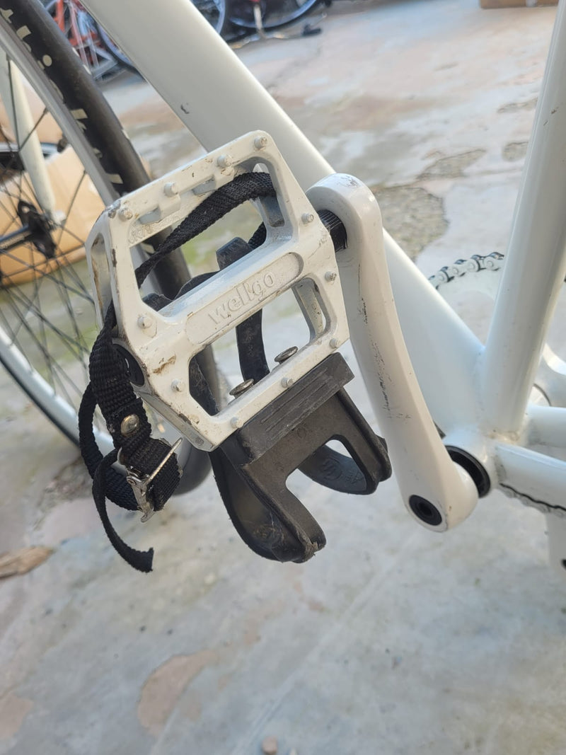 Carica immagine in Galleria Viewer, BONVELO FIXIE BIKE IN ALLUMINIO BIANCO TAGLIA 50 USATO IN CONTO-VENDITA
