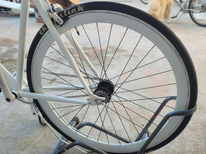 Carica immagine in Galleria Viewer, BONVELO FIXIE BIKE IN ALLUMINIO BIANCO TAGLIA 50 USATO IN CONTO-VENDITA
