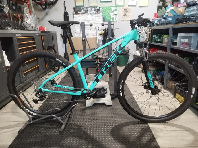 TREK MARLIN 7 2023 CELESTE TAGLIA M USATO IN CONTO-VENDITA