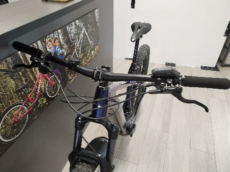 Carica immagine in Galleria Viewer, TREK MARLIN PLUS 8 Purple Flip to Black Fade 2023 M USATO-REVISIONATO
