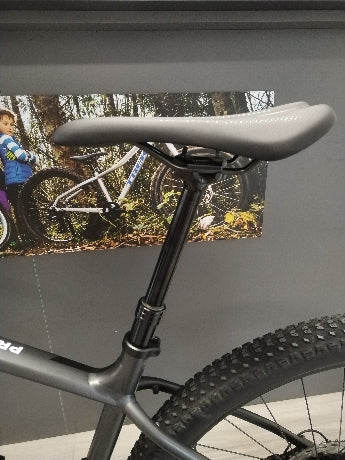 Carica immagine in Galleria Viewer, TREK PROCALIBER 6 M-L GRIGIO-NERO 2023 USATO-REVISIONATO
