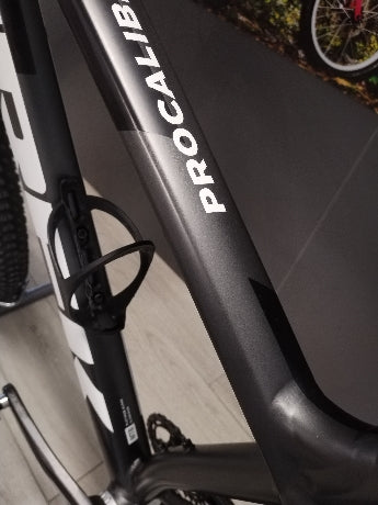 Carica immagine in Galleria Viewer, TREK PROCALIBER 6 M-L GRIGIO-NERO 2023 USATO-REVISIONATO
