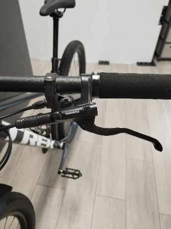 Carica immagine in Galleria Viewer, TREK PROCALIBER 6 M-L GRIGIO-NERO 2023 USATO-REVISIONATO
