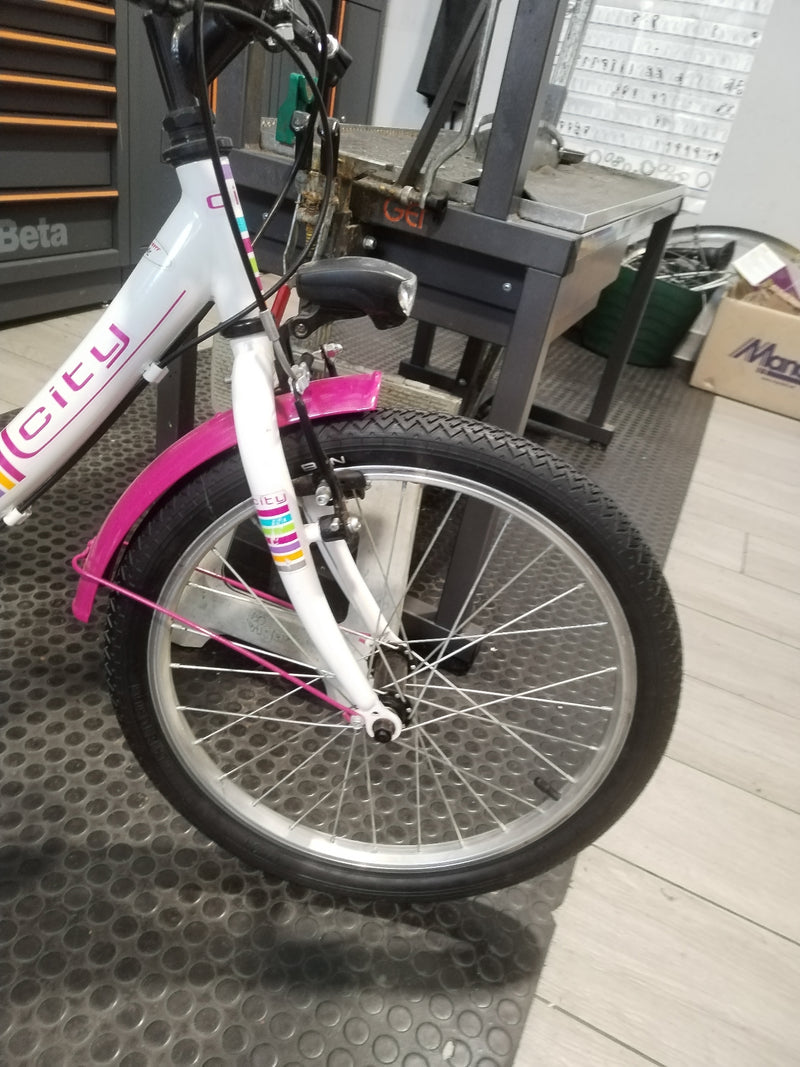 Load image into Gallery viewer, BICI BIMBA 20&quot; BIANCO-FUXIA 1X6 SPEED USATO REVISIONATO
