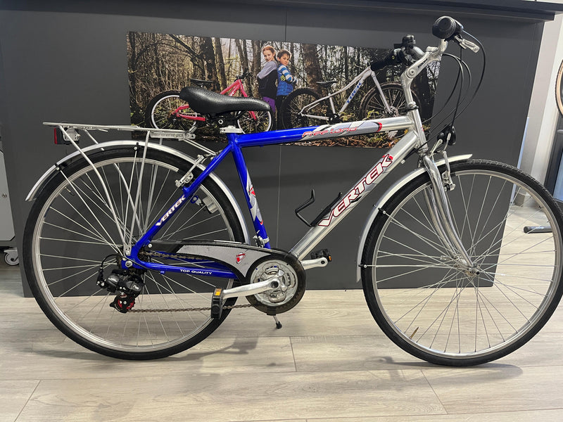 Carica immagine in Galleria Viewer, VERTEK FREE LAND BICI UOMO 28&quot; ARGENTO, BLU CONTO-VENDITA
