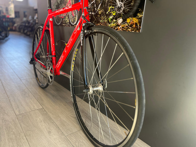 Carica immagine in Galleria Viewer, CARRARO 915 BLADE BICI DA CORSA 700X23 ROSSO 55 CM USATO
