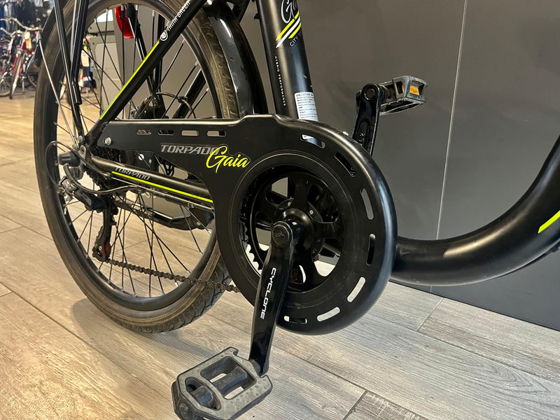 Load image into Gallery viewer, TORPADO GAIA E-BIKE 26&quot;X1,95 NERO/GIALLO FLUO USATO
