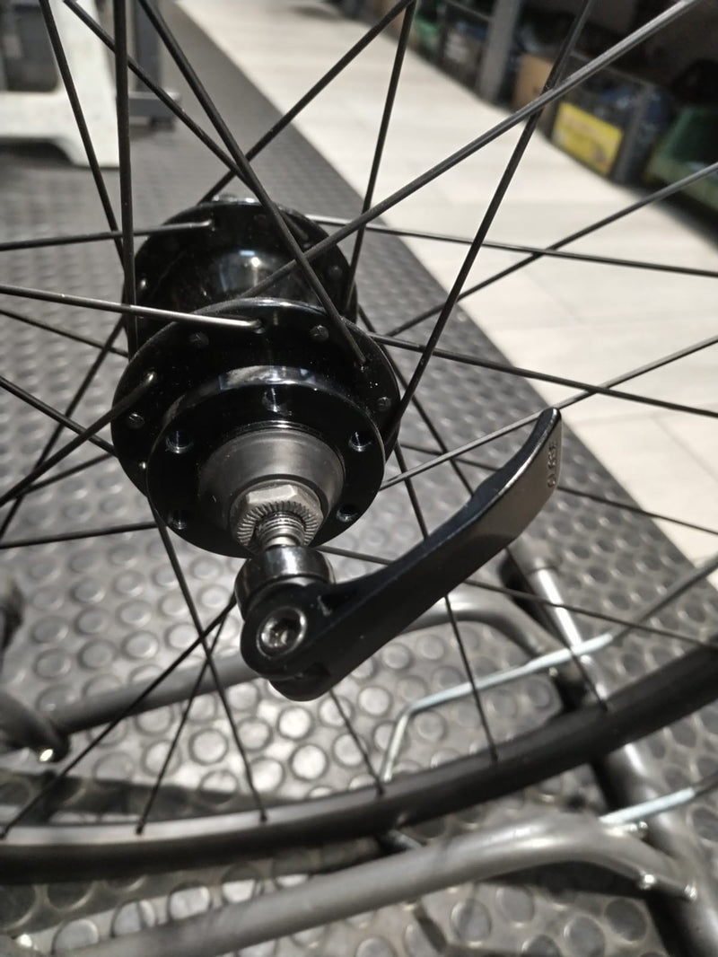 Carica immagine in Galleria Viewer, COPPIA RUOTE SHINING DB-T260 ALLUMINIO 28" ,DISK 6 FORI, SHIMANO HG, QUICK RELEASE
