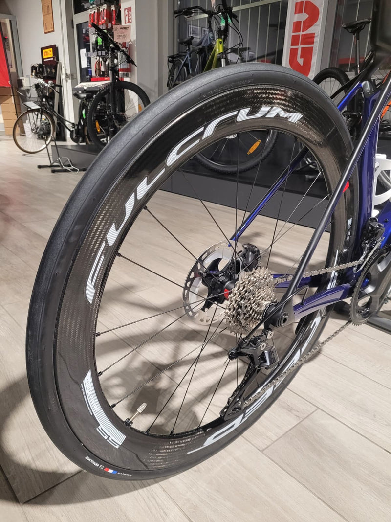 Load image into Gallery viewer, TREK MADONE SL 5 GEN 8 taglia M/L BIKEFORWIN EDITION PROMO
