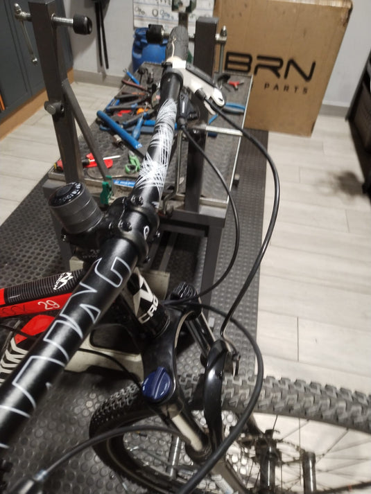 CASADEI CROW MTB 29" 3X8V NERO-BIANCO- ROSSO TAGLIA S USATO IN CONTO-VENDITA