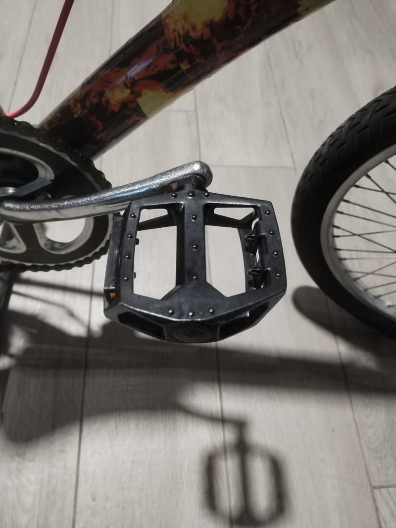 Load image into Gallery viewer, BMX MAVERICK 20" ACCIAIO NERO USATO-REVISIONATO
