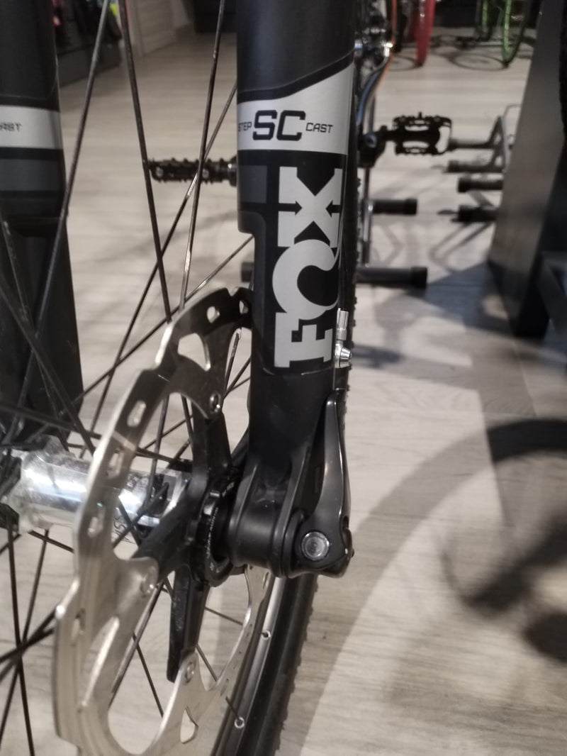 Carica immagine in Galleria Viewer, KTM MTB MYROON MASTER CARBON NERO-ARANCIO TAGLIA 43  USATO IN CONTO VENDITA
