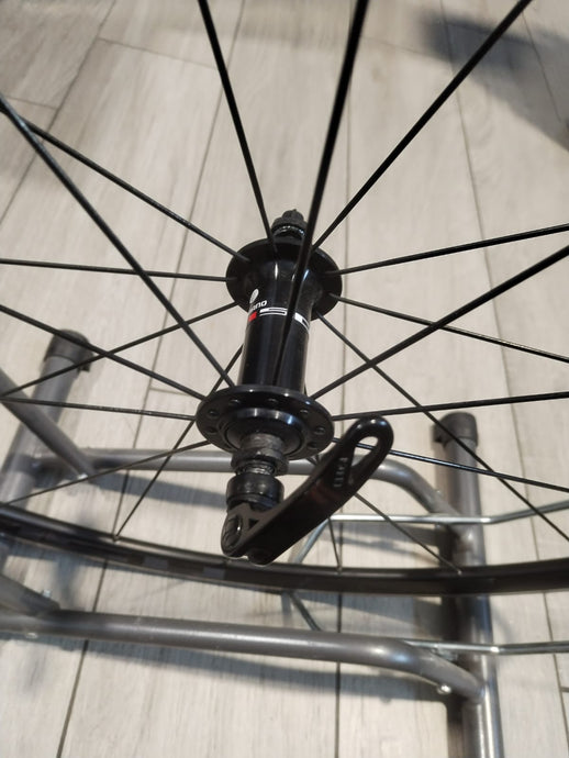 SHIMANO RUOTA ANTERIORE alluminio R500 A PATTINO CON QR USATO-REVISIONATO